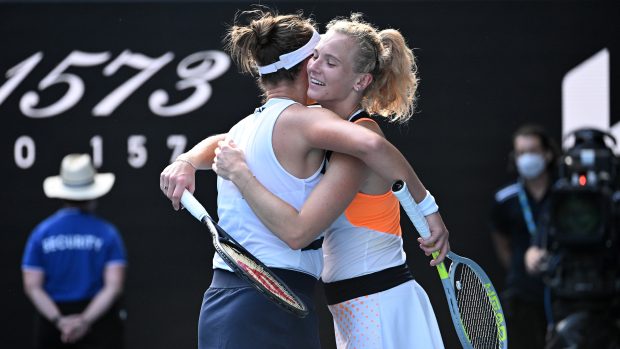 Barbora Krejčíková a Kateřina Siniaková po vítězství ve finále Australian Open