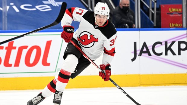 Český hokejový útočník Pavel Zacha svou 11. brankou v ročníku neodvrátil prohru New Jersey 4:6 na ledě Toronta