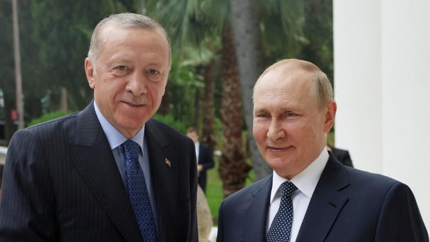 Turecký prezident Recep Tayyip Erdogan se v Soči sešel s ruským prezidentem Vladimirem Putinem