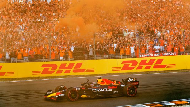 Max Verstappen triumfoval i doma v Nizozemsku