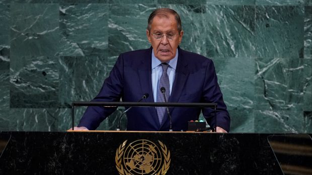 Ruský ministr zahraničí Sergej Lavrov v sobotním projevu před Valným shromážděním OSN obvinil Západ, že se snaží zničit a rozdělit Rusko