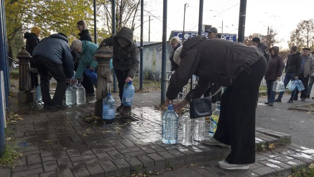 V Kyjevě se po pondělních ruských útocích na energetickou infrastrukturu povedlo obnovit dodávky vody a elektřiny