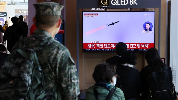 Varování před náletem na jihokorejský ostrov poté, co Severní Korea odpálila rakety