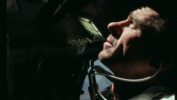 Astronaut Walter Cunningham během mise Apollo 7
