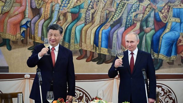 Čínský prezident Si Ťin-pching a jeho ruský protějšek Vladimir Putin