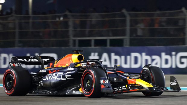 Max Verstappen vyhrál kvalifikaci na závěrečnou Velkou cenu Abú Zabí formue 1
