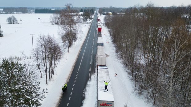Podle Kyjeva je na polské straně hranice asi 3000 kamionů