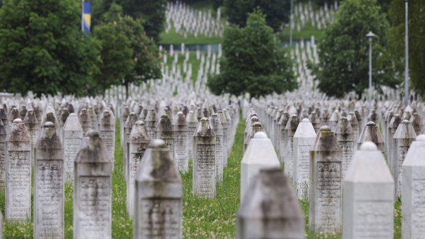 Náhrobky v památníku Srebrenica
