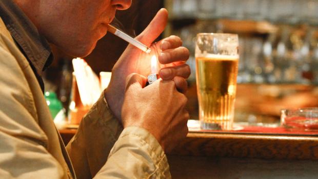 Zákaz kouření začal v Česku platit 31. května