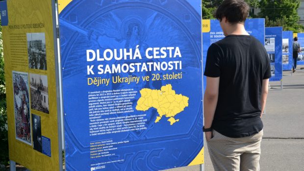 Venkovní expozice na náměstí Jiřího z Poděbrad bude trvat do 28. června