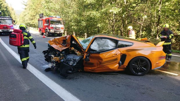 Policie hledá svědky tragické srážky mustangu s rapidem u Špindlerova Mlýna