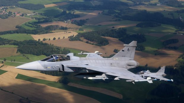 Jas-39 Gripen dokáže letět ve výšce přes 15 kilometrů.