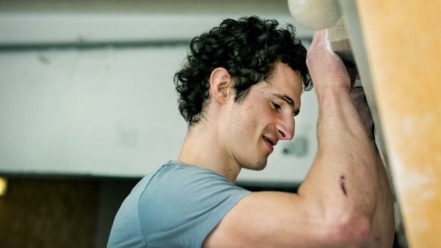 Adam Ondra, patří mezi absolutní světovou špičku sportovních lezců