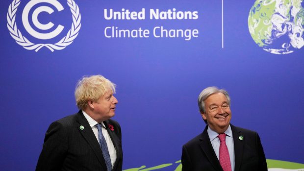 Britský premiér Boris Johnson přijímá generálního tajemníka OSN na konferenci COP26