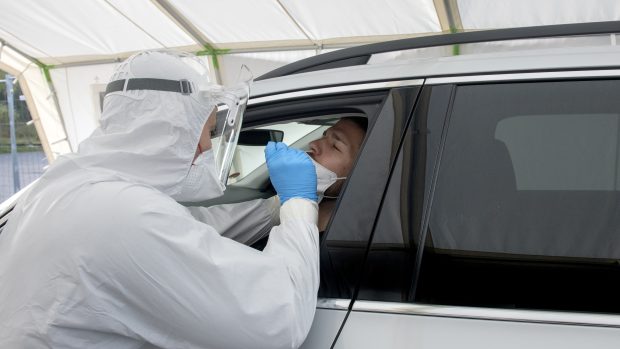 Maily a SMS zprávy o výsledcích testů chodí i lidem, kteří ho nepodstoupili - jedná se však o podvod (ilustrační foto)