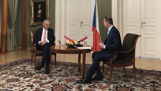 Prezident Miloš Zemana v pořadu TV Barrandov Týden s prezidentem.
