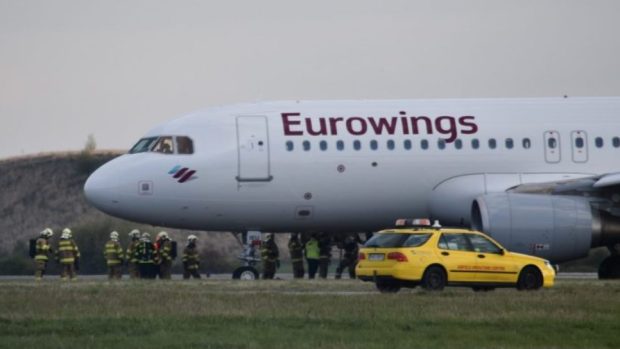 Letadlo společnosti Eurowings přistálo v Praze v 18:03, cestující byli evakuováni