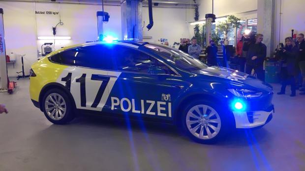 Model elektromobilu Tesla, který bude používat policie ve švýcarské Basileji