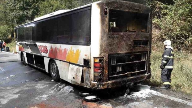 Hasiči likvidovali na Šumpersku požár autobusu