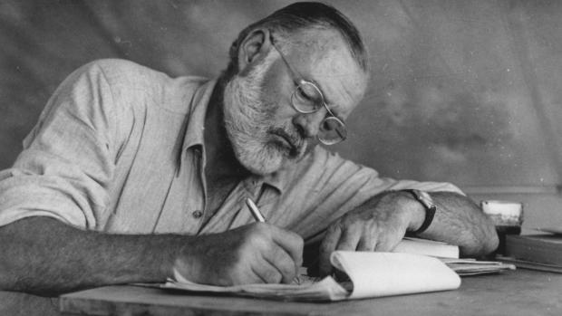 Ernest Hemingway (foto z roku 1953)