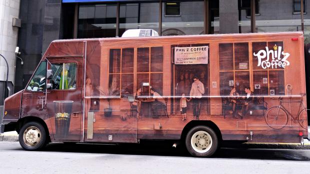 Food truck u kanceláří banky v San Francisku
