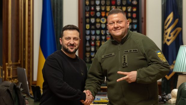 Šéf generálního štábu ukrajinské armády Zalužnyj odstupuje z funkce