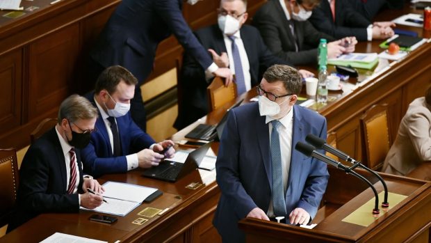 Ministr financí Zbyněk Stanjura (ODS) obhajuje svůj návrh státního rozpočtu