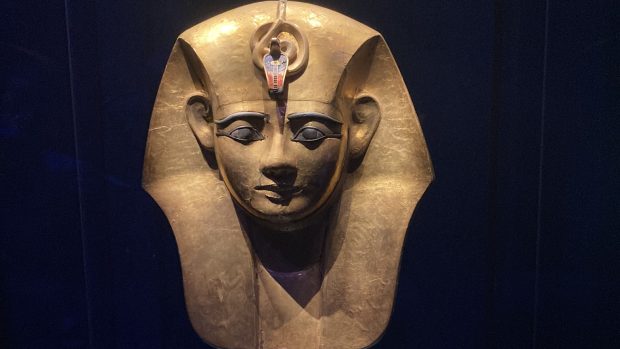 Impozantní busta faraona Ramsese druhého