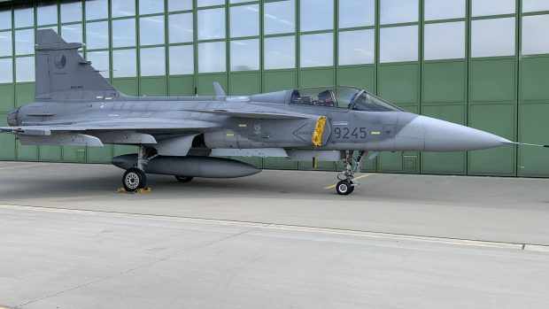 česká armáda začíná s gripeny střežit vzdušný prostor nad Pobaltím