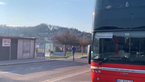 Odstavený autobus, který měl jet z Českých Budějovic do Charkova