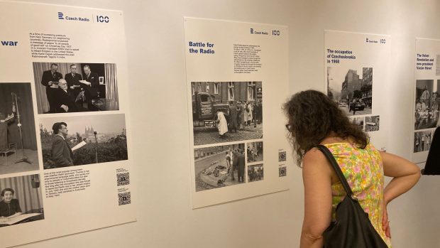V České národní budově na Manhattanu v New Yorku se otevřela výstava ke kulatinám Českého rozhlasu