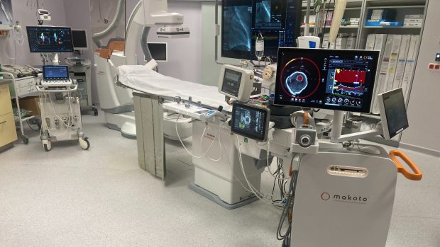 Kardiologové ve Fakultní nemocnici Brno mají novou posilu. Tři takzvané angiolinky za více než sto milionů korun