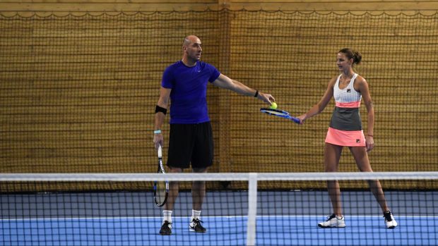 Jan Koller s Karolínou Plíškovou při exhibičním tenisovém zápase