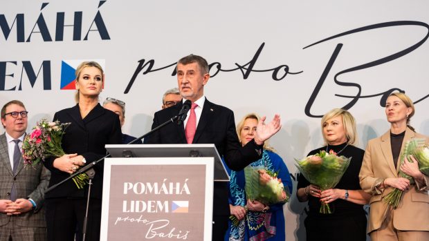 Poražený prezidentský kandidát, Andrej Babiš spolu se svou manželkou Monikou Babišovou