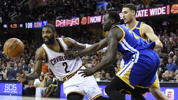 Kyrie Irving dal ve čtvrtém finále 40 bodů