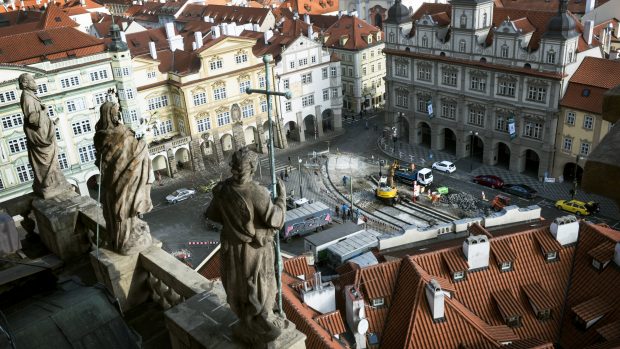 Přestavba Malostranského náměstí v Praze. Fotografie ze 14. února