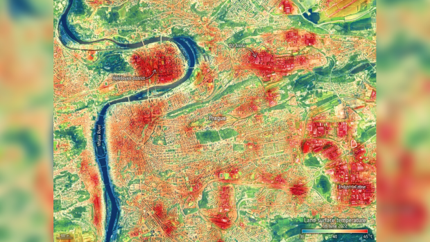 Snímek Prahy z 18. června pořízený přístrojem ECOSTRESS, který je umístěn na Mezinárodní vesmírné stanici