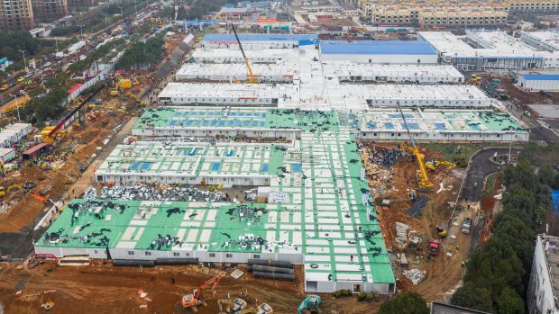 Novou nemocnici Chuo-šen-šan úřady postavily za 10 dní