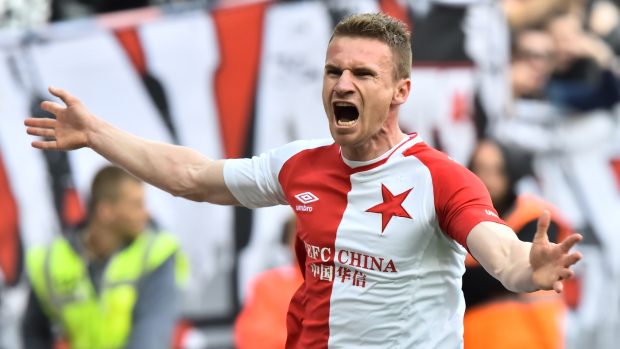 Bosenský hráč Muris Mešanović z SK Slavia Praha se raduje po gólu, který vstřelil do branky FK Dukla Praha.