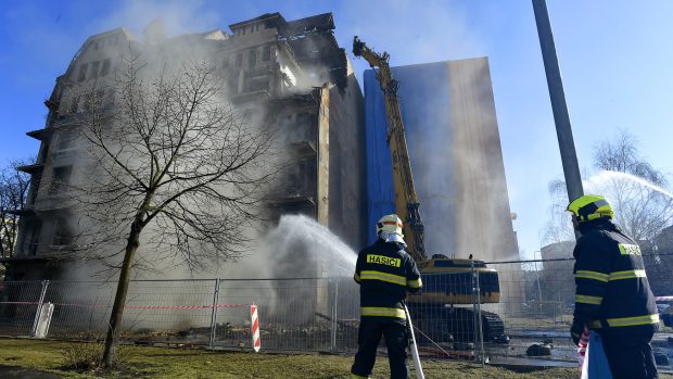 V teplické čtvrti Trnovany začalo bourání kdysi honosného hotelu Imperátor