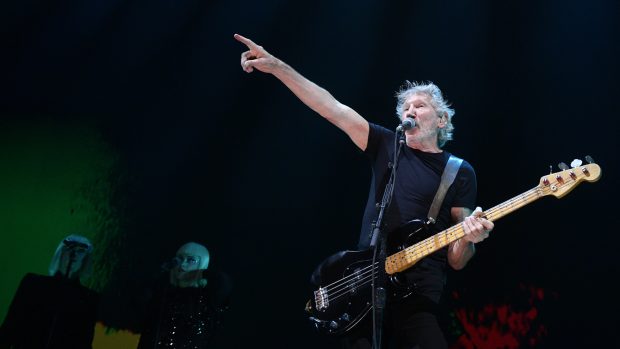 Britský hudebník Roger Waters na koncertě v pražské O2 areně.