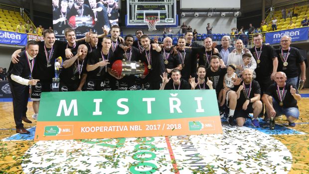 Basketbalisté Nymburka vyhráli už 15. titul v řadě