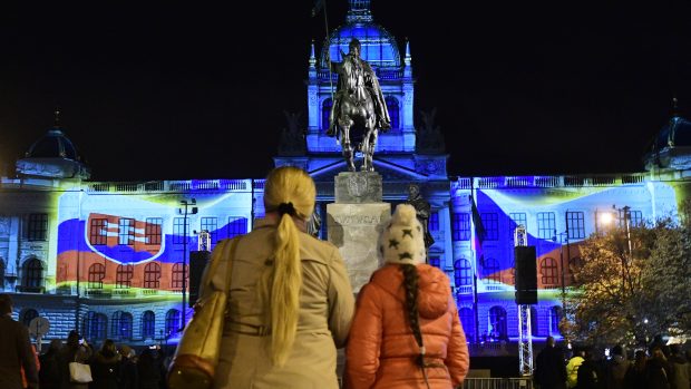 Při příležitosti oslav 100. výročí vzniku Československa byl na historickou budovu Národního muzea promítnout videomapping.