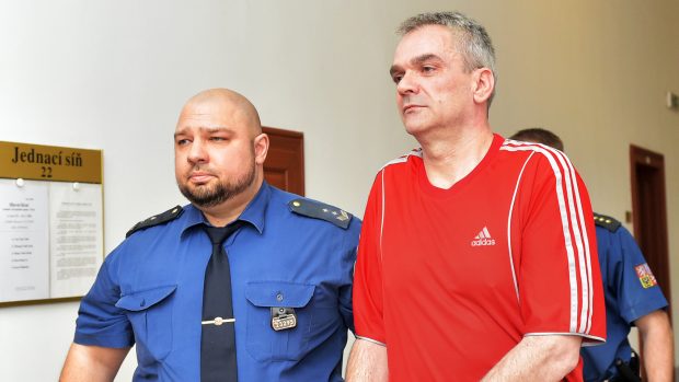 Jaromír Šmídek z Horního Slavkova na Sokolovsku, obžalovaný ze ze znásilnění a vraždy
