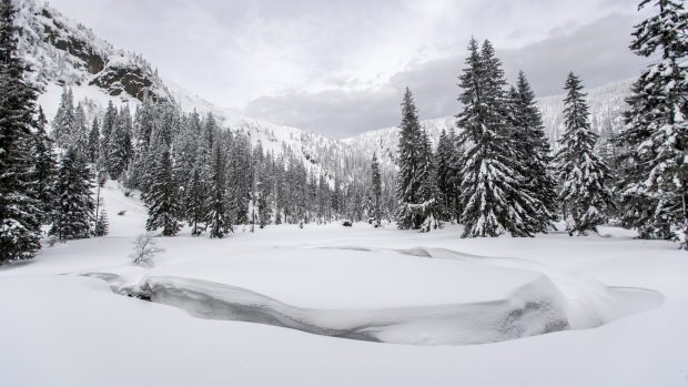 V lavinovém Labském dole v Krkonoších je přes 2,5 metru sněhu.