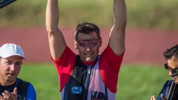 David Kostelecký vystřílel zlatou medaili v trapu