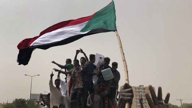 Demonstrace v ulicích súdánské metropole Chatúmu