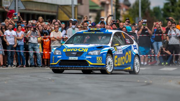 Vítězná posádka Václav Pech a Petr Uhel v poslední rychlostní zkoušce Rallye Bohemia.