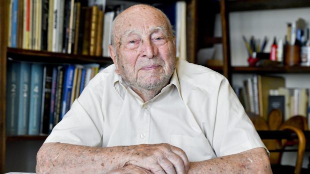 Ve věku 101 let v noci na čtvrtek zemřel uznávaný astronom Luboš Perek, který se před lety mimo jiné zasloužil o vybudování největšího českého teleskopu s dvoumetrovým zrcadlem a po němž je zařízení pojmenováno