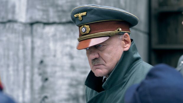 herec Bruno Ganz v roli Hitlera